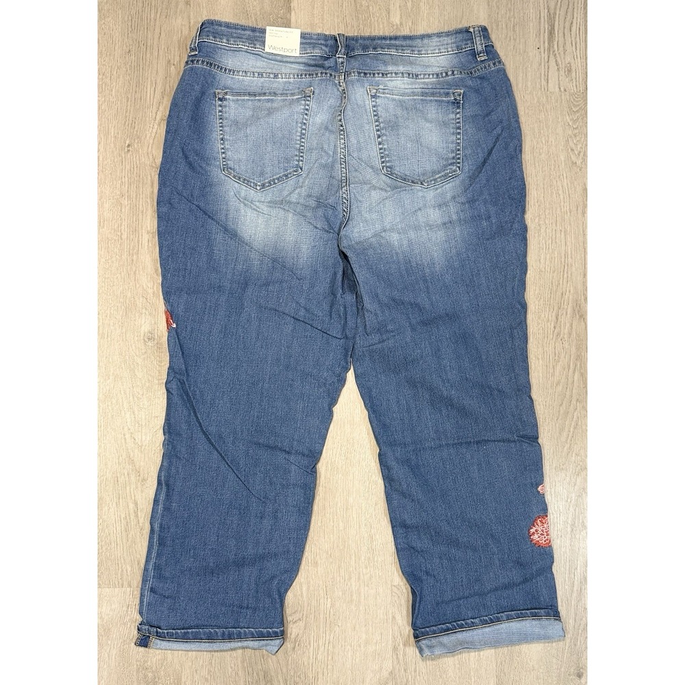Westport Signature Fit Boyfriend Jean Women 16W Mid Rise Lightwash Cuffed NWT - Picture 5 of 6